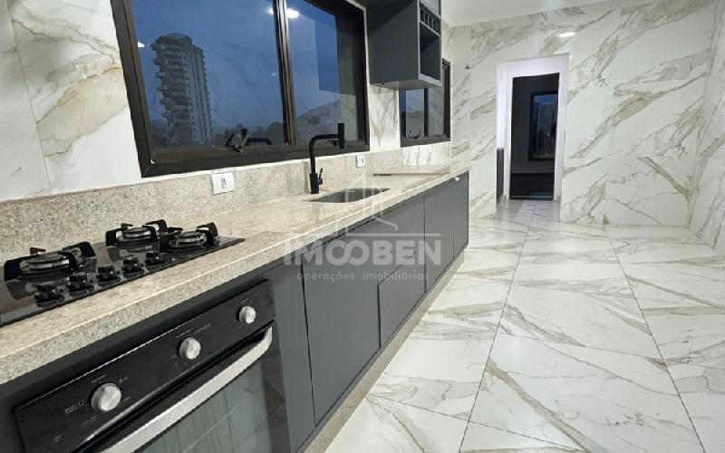 Apartamento de alto parão - Edifício Montpellier